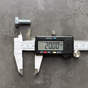 Болт М8х20х1,25 ГОСТ 7798-70 класс прочности 8.8 оцинкованный