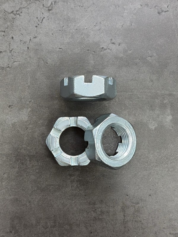 Гайка корончатая, прорезная низкая М27х2 DIN 937, класс прочности 8