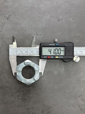 Гайка корончатая, прорезная низкая М27х2 DIN 937, класс прочности 8