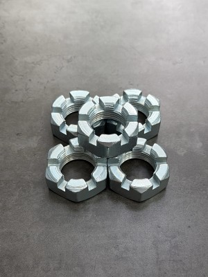 Гайка корончатая, прорезная низкая М27х2 DIN 937, класс прочности 10