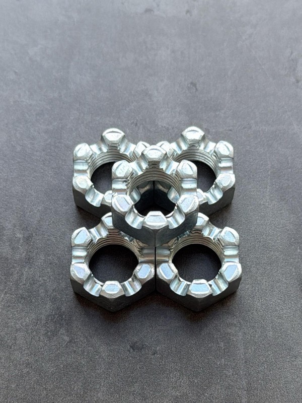 Гайка корончатая, прорезная низкая М20 ГОСТ 5933-73 класс прочности 10