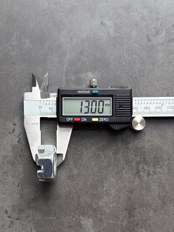 Гайка корончатая, прорезная низкая М20 ГОСТ 5933-73 класс прочности 10