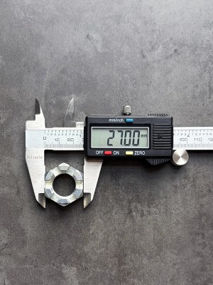 Гайка корончатая, прорезная низкая М18х1,5 DIN 937 класс прочности 8